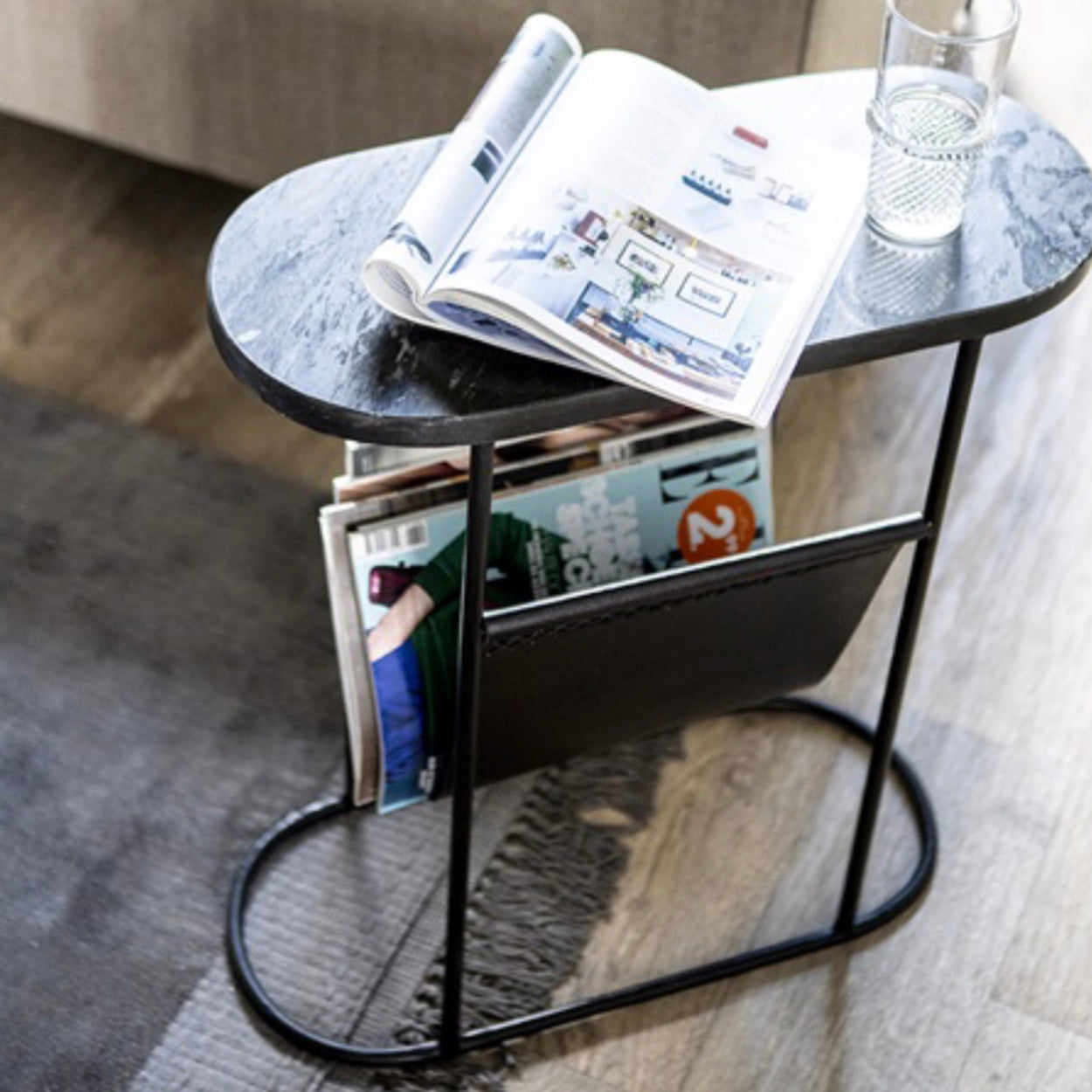 Lectuurtafeltje met marmeren blad